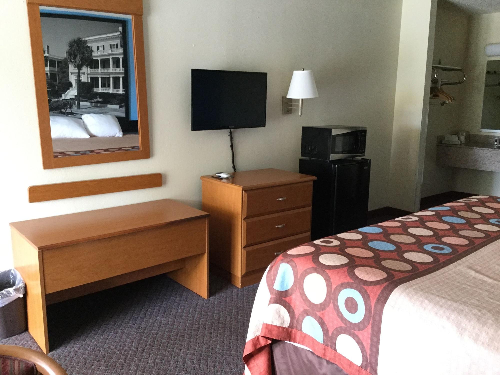 Super 8 By Wyndham Walterboro Otel Dış mekan fotoğraf