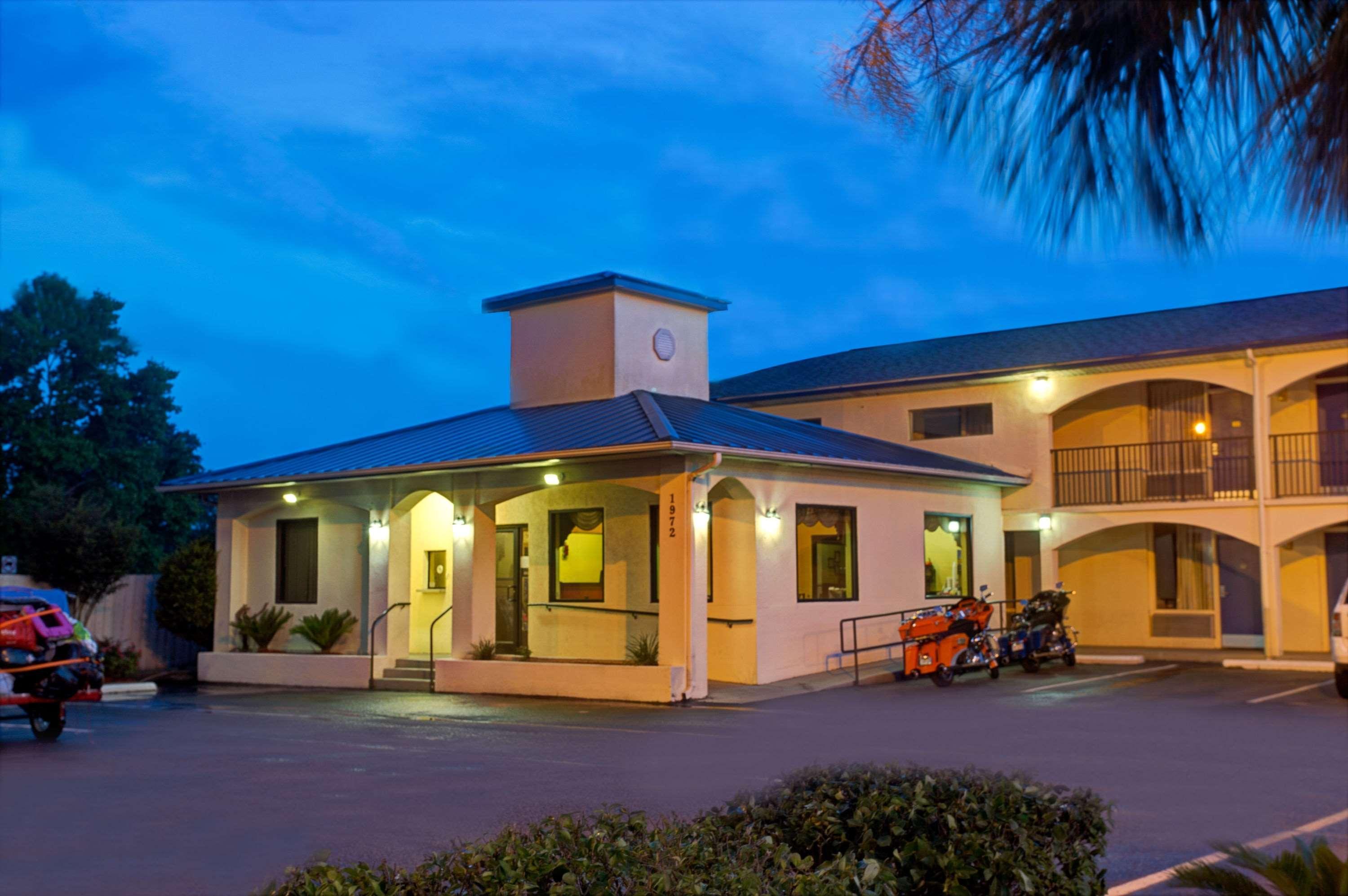 Super 8 By Wyndham Walterboro Otel Dış mekan fotoğraf